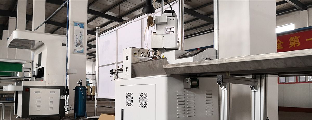 自動(dòng)點(diǎn)膠裁線設(shè)備(圖1)